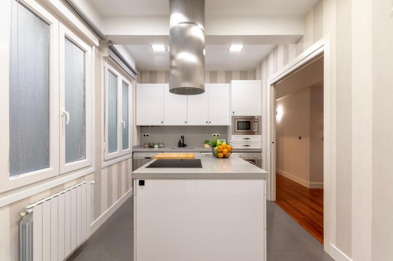Gran Apartamento Con Estilo En El Centro De Більбао Екстер'єр фото